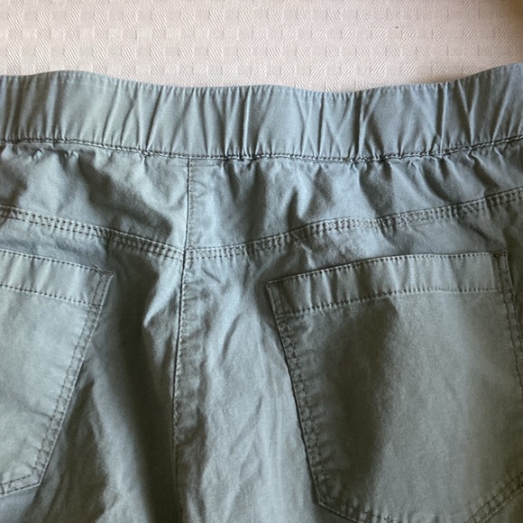 Lovely Chico capris, like new - Picture 3 of 3